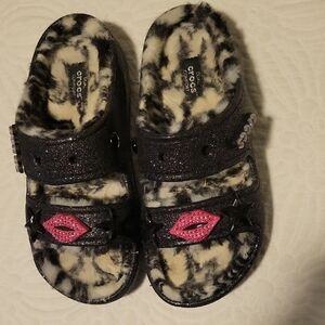 CROCS Women's Black and Pink Fuzzy Slippers